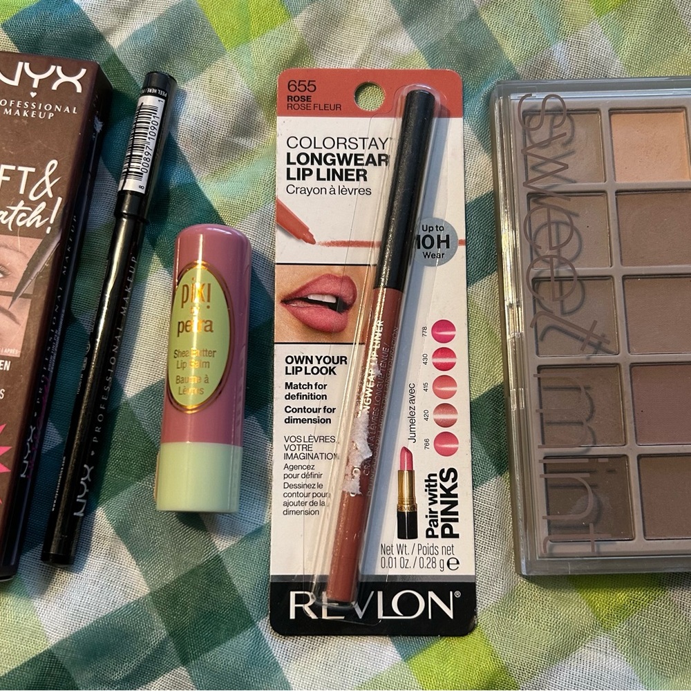 Makeup bundle